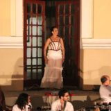 Ímã. Lau Veríssimo em performance. Por Fernando Figueiroa.